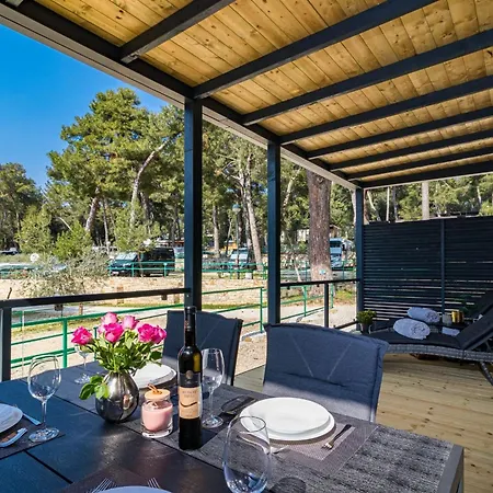 Ivaci Luxury Mobile Homes Campsite *